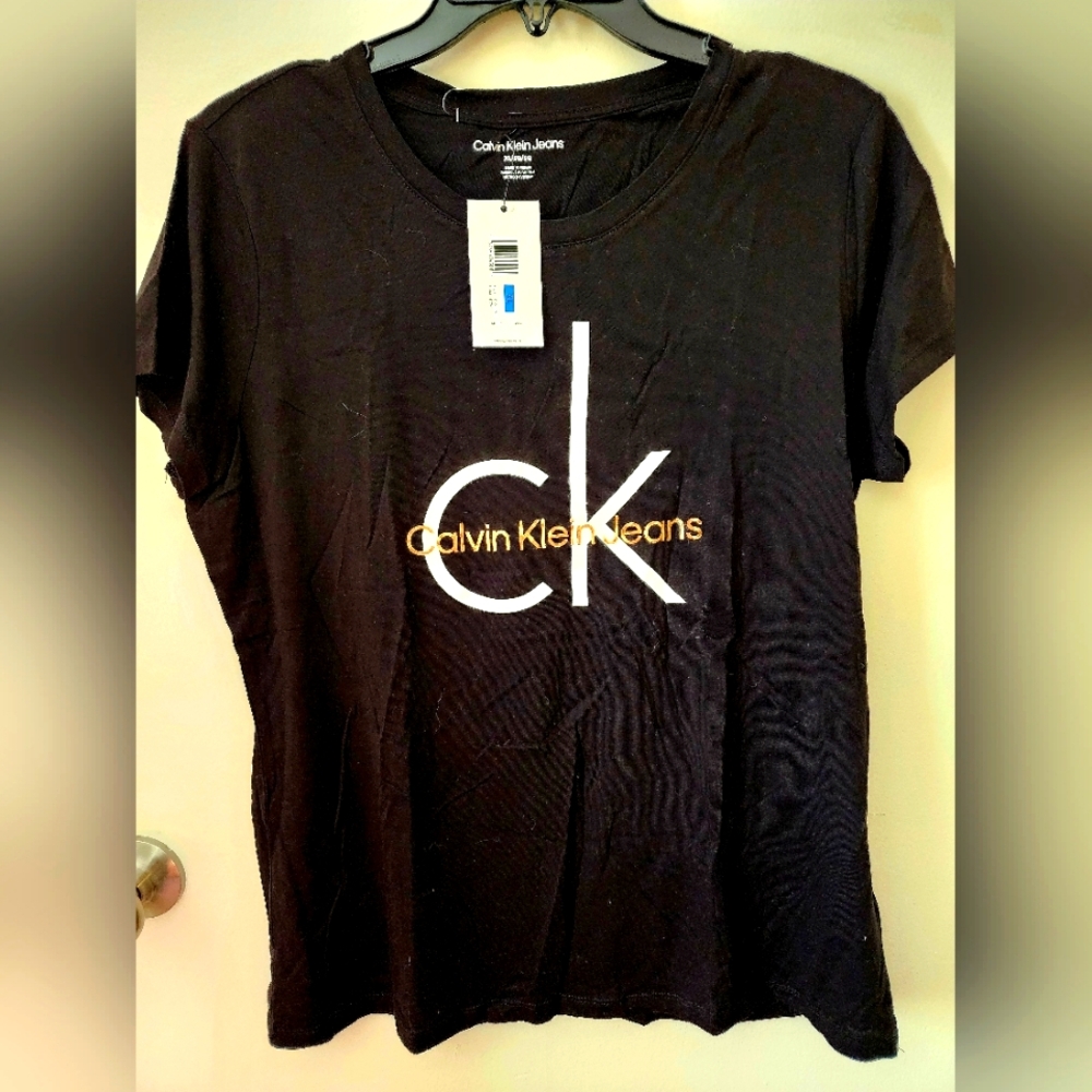 Calvin Klein Jeans Tshirt NWT LADIES